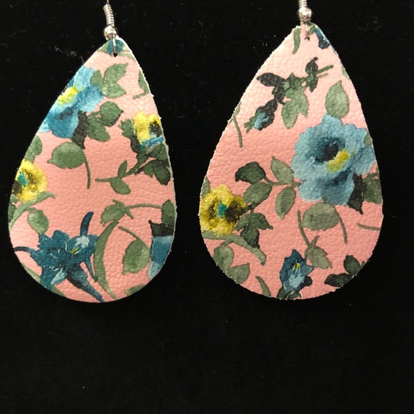 NEW PINK FLORAL TEARDROP EARRINGS - Picture 5 of 7